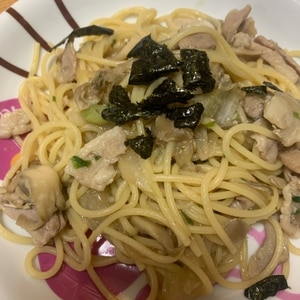 柚子胡椒を効かせて☆きのこと豚肉のバター醤油パスタ